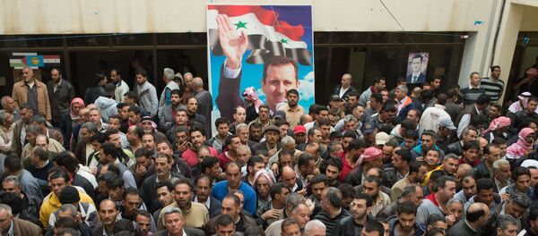 Multidão assista à conferência de paz - Sputnik Brasil