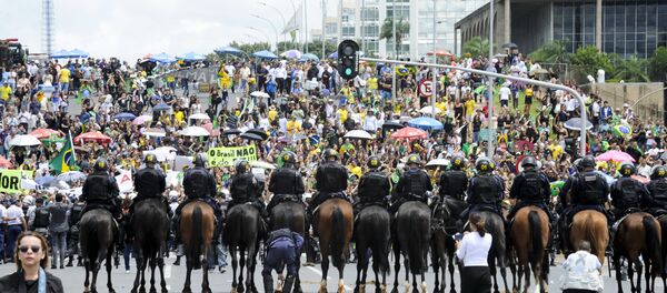 Manifestação contra Lula e Dilma - Sputnik Brasil