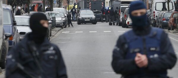 Operação especial em Molenbeek, nos arredores de Bruxelas - Sputnik Brasil