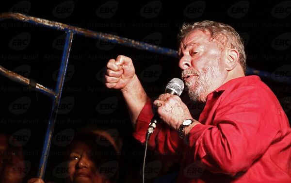 Na Paulista, Lula participa de ato contra impeachment, 18 de março de 2016 - Sputnik Brasil