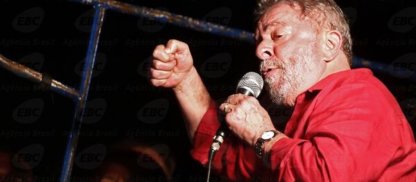 Na Paulista, Lula participa de ato contra impeachment, 18 de março de 2016 - Sputnik Brasil