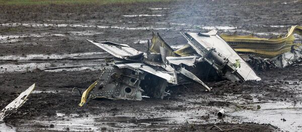 Destroços do Boeing 737-800 que caiui no aeroporto de Rostov-no-Don, Rússia, 19 de março de 2016 - Sputnik Brasil