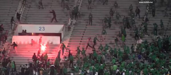 Um jogo de futebol entre dois clubes de futebol locais em Casablanca acabou em lutas de massa - Sputnik Brasil