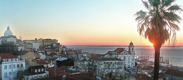 O Sol nasce no bairro de Alfama, em Lisboa, em 25 de fevereiro de 1998 - Sputnik Brasil
