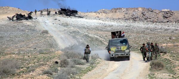 Tropas pró-governamentais sírias avançam na província de Aleppo, Síria, 29 de fevereiro de 2016 - Sputnik Brasil