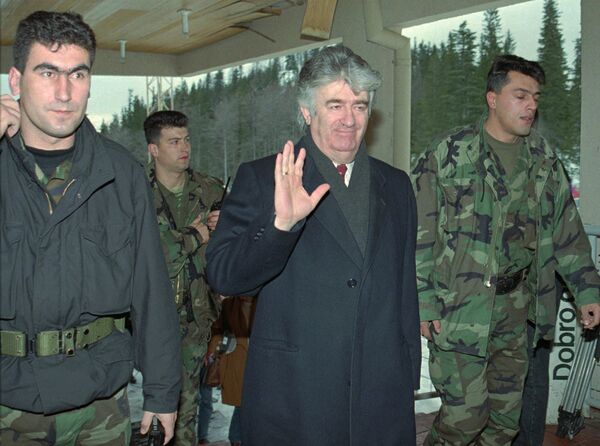 Radovan Karadzic em uma foto de arquivo - Sputnik Brasil