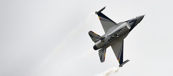 Avião F-16 da Força Aérea belga - Sputnik Brasil