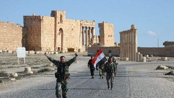 Soldados do destacamento Falcões do Deserto celebram a liberação de Palmira, Síria, 27 de março de 2016 (foto de arquivo) - Sputnik Brasil