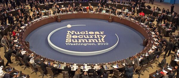 Presidente Barack Obama hospeda 46 líderes que visitam no início da sessão plenária da Cúpula da Segurança Nuclear, 13 de abril de 2010, em Washington, DC - Sputnik Brasil