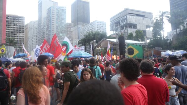 Manifestação contra o impeachment da presidenta Dilma Rousseff no Rio de Janeiro - Sputnik Brasil