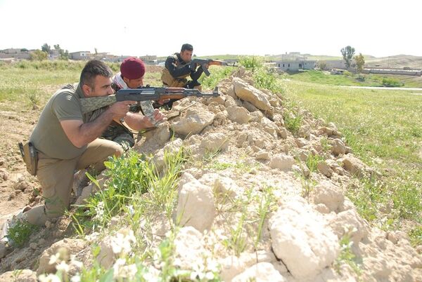 Combatentes de Peshmerga no Iraque Combatentes de Peshmerga no Iraque - Sputnik Brasil