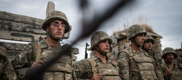 Militares da autoproclamada República de Nagorno-Karabakh participaram de confrontos com as Forças Armadas do Azerbaijão em 2015; agora, o conflito entrou em uma nova fase - Sputnik Brasil