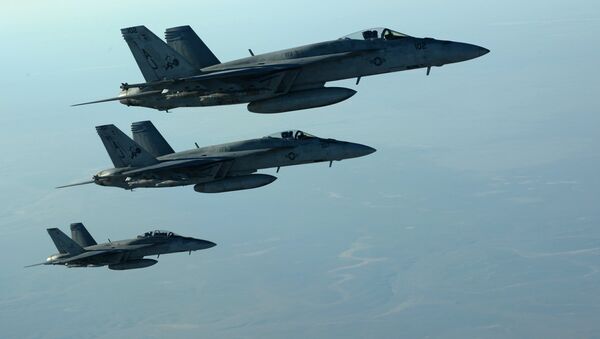 Aviões F-18E Super Hornets da Força Aérea dos EUA voando sobre o norte do Iraque - Sputnik Brasil