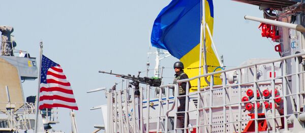 Navio militar norte-americano Donal Cook e a fragata ucraniana Getman Sagaidachny durante os exercícios navais Sea Breeze-2015 em Odessa, Ucrânia, 1 de setembro de 2015 (foto de arquive) - Sputnik Brasil