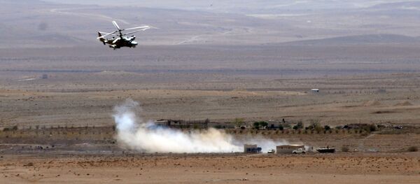Helicópteros russos Ka-52 'Alligator' são usados contra o Daesh na Síria - Sputnik Brasil