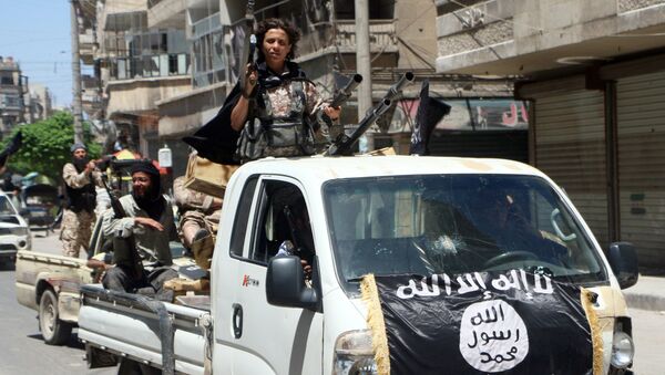 Jihadistas de Frente al-Nusra affiliada a Al-Qaeda's entram na cidade de Alepo no norte da Síria - Sputnik Brasil