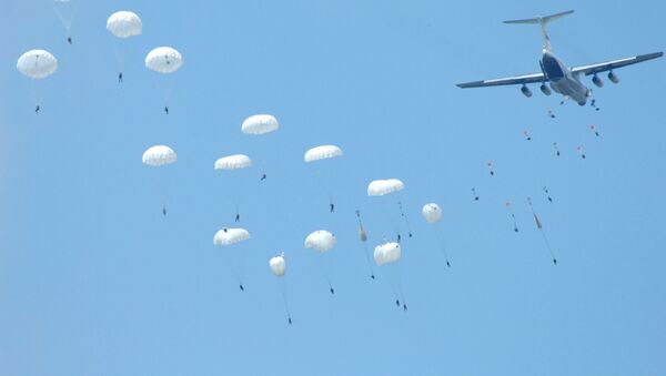 Paraquedistas russos - foto de arquivo - Sputnik Brasil