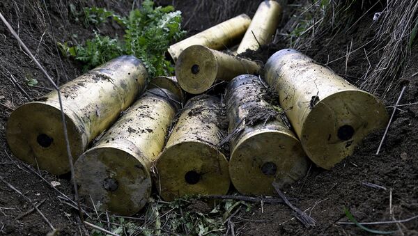 Projéteis de artilharia usados em posição de fogo na povoação de Magadis, na zona de conflito de Nagorno-Karabakh, 5 de abril de 2016 - Sputnik Brasil