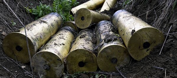 Projéteis de artilharia usados em posição de fogo na povoação de Magadis, na zona de conflito de Nagorno-Karabakh, 5 de abril de 2016 - Sputnik Brasil