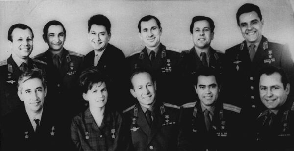 Onze cosmonautas da União Soviética em Moscou durante a cerimônia do Dia da cosmonáutica - Sputnik Brasil