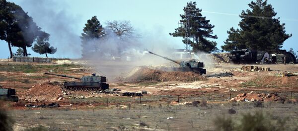 Artilharia turca realiza disparos na fronteira da Síria, nos arredores da cidade de Kilis, Turquia Artilharia turca realiza disparos na fronteira da Síria, nos arredores da cidade de Kilis, Turquia - Sputnik Brasil