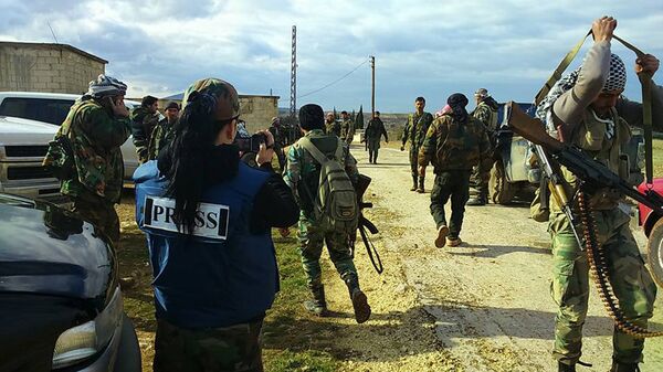 Correspondente de guerra síria Samar Abbas - Sputnik Brasil