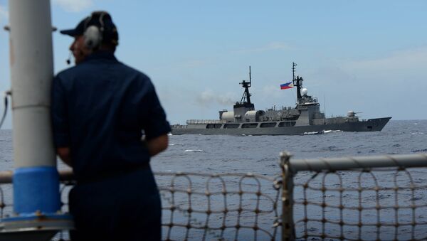 Exercícios navais dos EUA e das Filipinas nas águas do Mar do Sul da China, em junho de 2014 - Sputnik Brasil