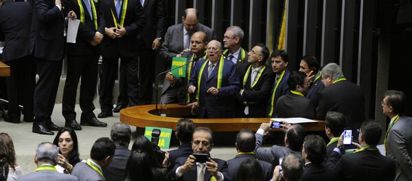Miguel Reale Júnior discursa na Câmara em defesa do processo de impeachment - Sputnik Brasil