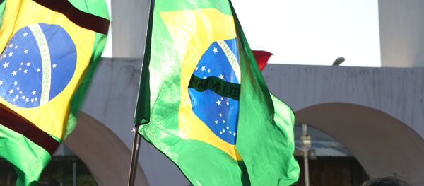 Manifestação contra o impeachment de Dilma Rousseff no Rio de Janeiro - Sputnik Brasil