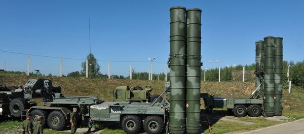 C-400 Triumph mísseis defendam o espaço aéreo de Moscou e do região central da Rússia - Sputnik Brasil