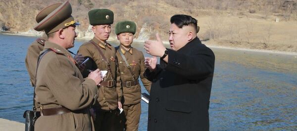Líder norte-coreano Kim Jong-un durante a inspeção do Exército - Sputnik Brasil