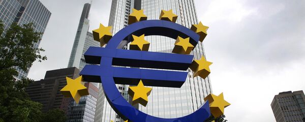 Logo do euro em frente da antiga sede do Banco Central Europeu, Frankfurt, Alemanha - Sputnik Brasil
