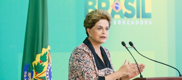 Presidenta Dilma Rousseff durante coletiva de imprensa com jornalistas estrangeiros em 19 de abril de 2016 - Sputnik Brasil