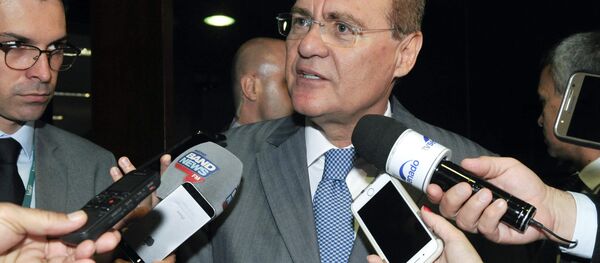 Presidente do Senado, Renan Calheiros, concede entrevista soibre impeachment em Brasília - Sputnik Brasil