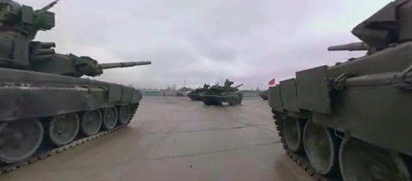 Vídeo panorâmico de 360° de tanque T-90: ensaio para o Desfile da Vitória Vídeo panorâmico de 360° de tanque T-90: ensaio para o Desfile da Vitória - Sputnik Brasil