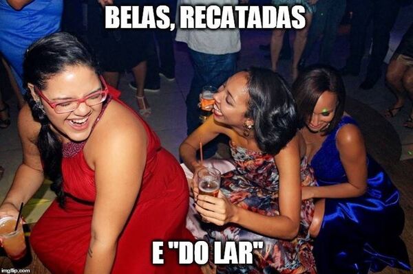 Estudantes protestam com humor contra modelo feminino defendido por revista Estudantes protestam com humor contra modelo feminino defendido por revista - Sputnik Brasil