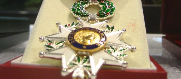 A família de herói russo Prokhorenko recebeu as condecorações da França. - Sputnik Brasil