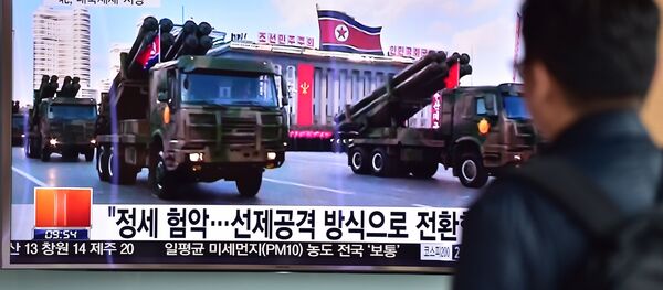 O desfile militar na Coreia do Norte, 4 de março de 2016 - Sputnik Brasil