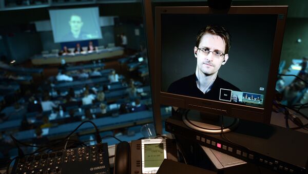 O ex-funcionário da NSA Edward Snowden - Sputnik Brasil