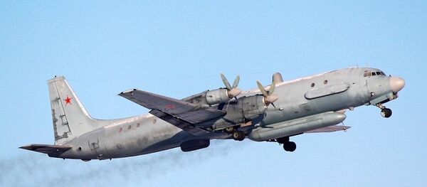 Avião russo Ilyushin Il-20, um dos aviões escoltados por caças da OTAN - Sputnik Brasil