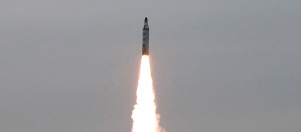 Míssil balístico da Coreia do Norte Míssil balístico da Coreia do Norte - Sputnik Brasil