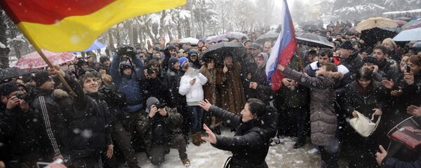 Manifestantes em Tskhinvali, capital da Ossétia do Sul - Sputnik Brasil