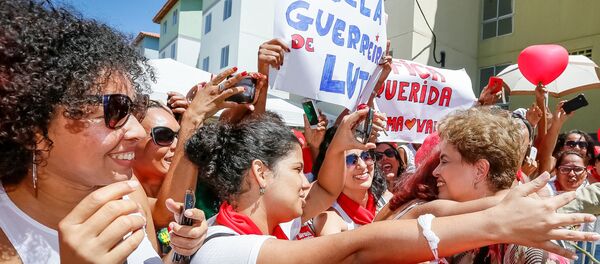Presidente Dilma Rousseff durante cerimônia de entrega de moradias em Salvador - Sputnik Brasil