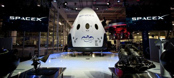 Cápsula Dragon V2 - Sputnik Brasil