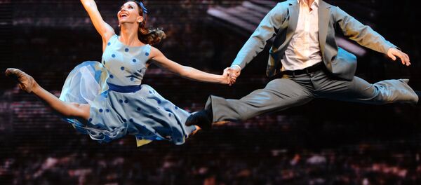 Anna Tikhomirova e Artyom Ovcharenko, bailarinos do Teatro Bolshoi - Sputnik Brasil