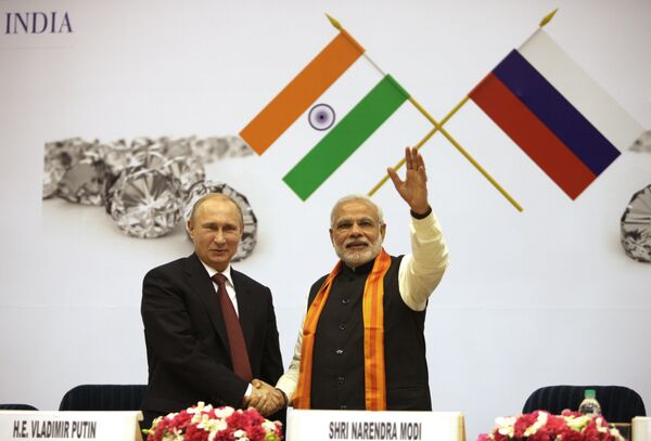O presidente da Rússia Vladimir Putin e o primeiro ministro da India Narendra Modi  - Sputnik Brasil