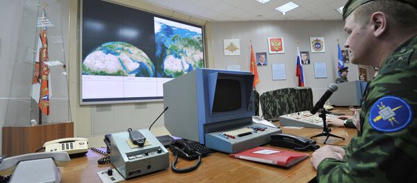 A serviceman at a radar of the missile defense system of Moscow - Sputnik Brasil