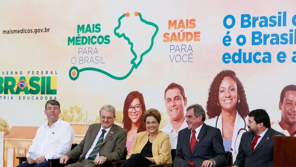 Presidenta Dilma Rousseff em cerimônia do anúncio de prorrogação do Programa Mais Médicos - Sputnik Brasil