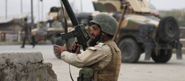 Soldado do Exército Nacional do Afeganistão em Cabul - Sputnik Brasil