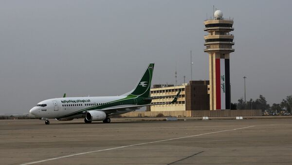 Avião da Iraqi Airways no aeroporto de Bagdá - Sputnik Brasil